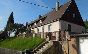 Apartments Benesov Nad Ploucnici